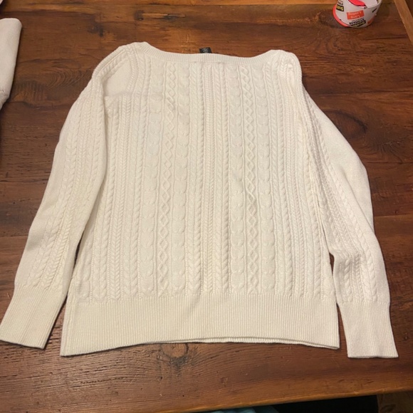 WHBM Modern classic cable knit sweater - Picture 2 of 2